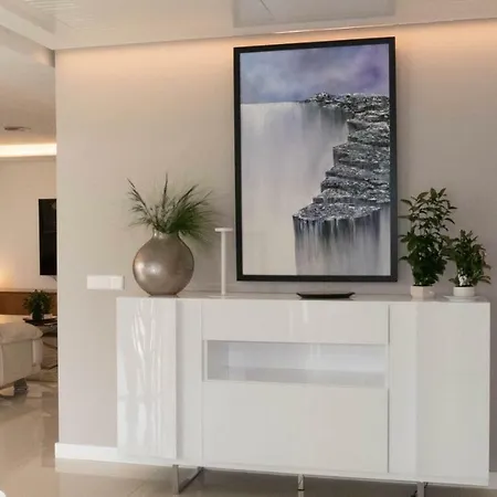 Calma Luxury Villa *